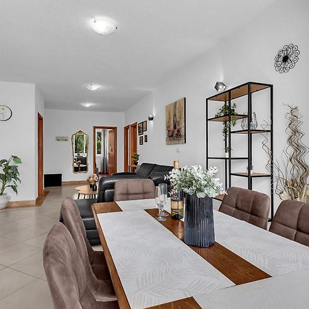 Apartment Lov&Mar With Parking Makarska Esterno foto