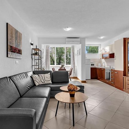 Apartment Lov&Mar With Parking Makarska Esterno foto